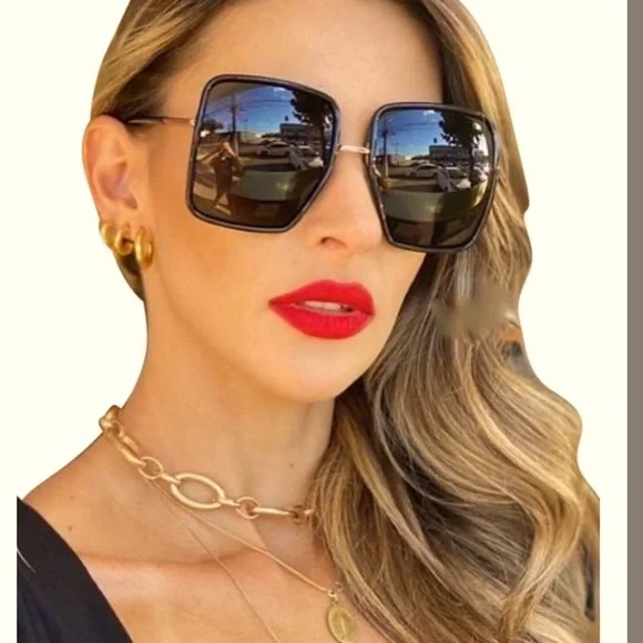 Fendi | Accessories | Nwt Authentic Fendi Oversized Square  display picture 2